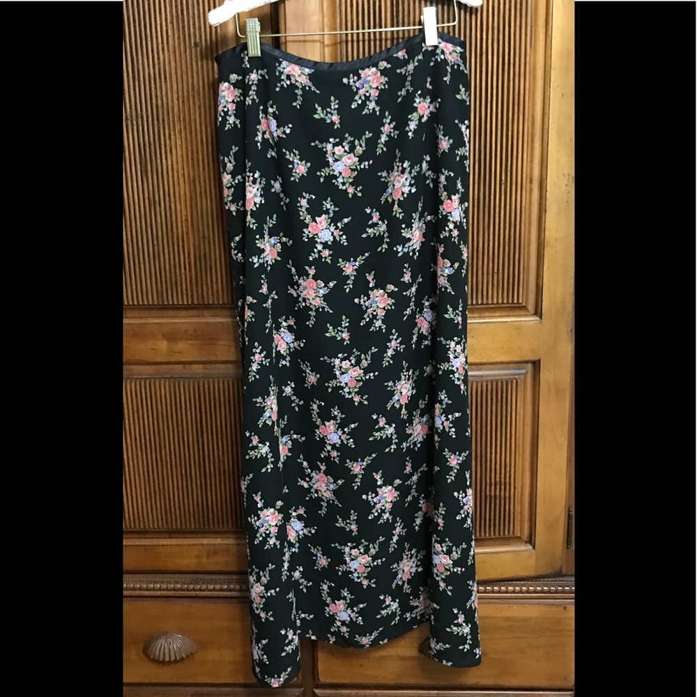 Liz Claiborne Skirt size 12